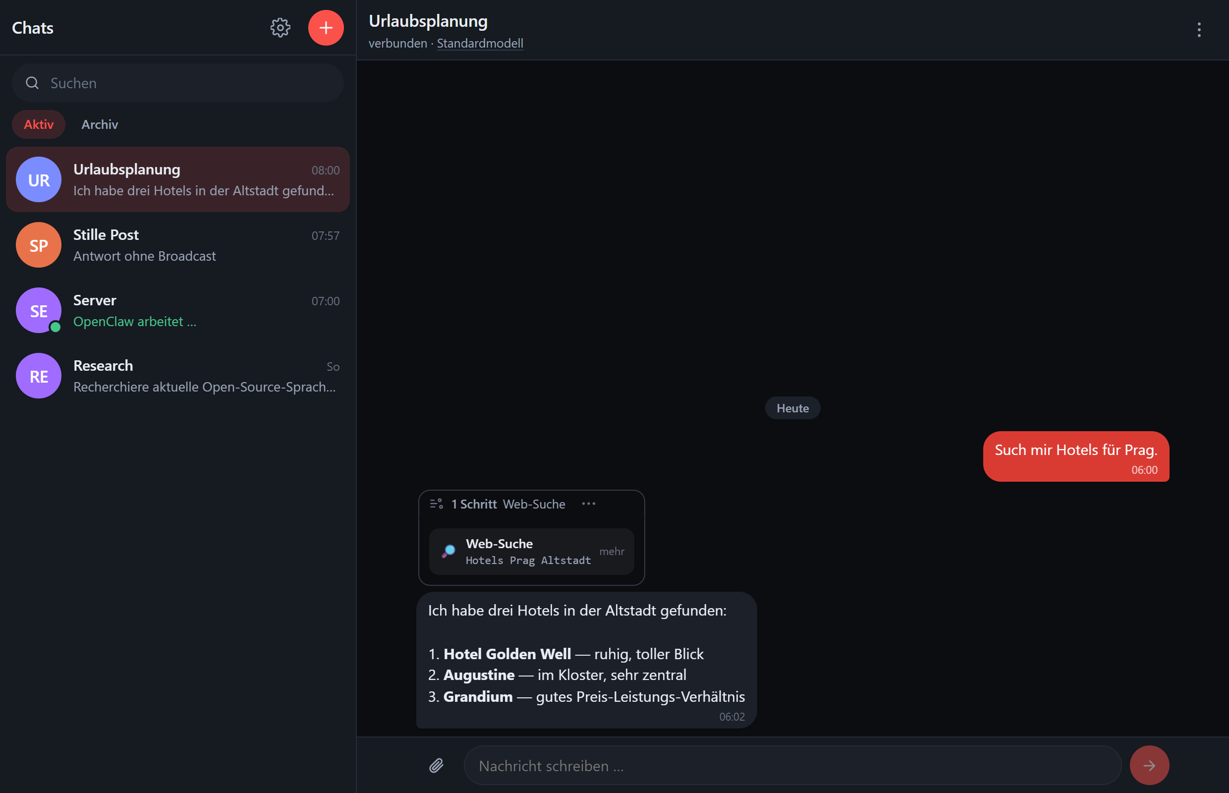 cllw am Desktop: Konversationsliste links, Chat rechts